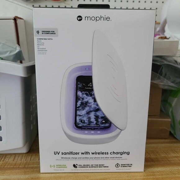 MOPHIE UV Sanitizer w/ Wireless Charging